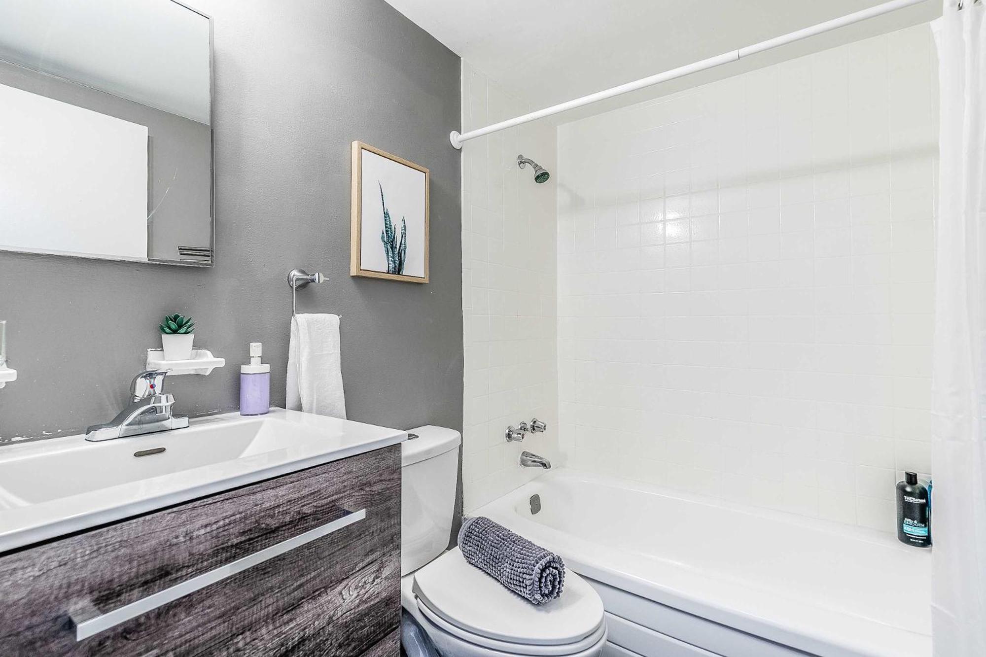 Glenview West Apartment W Patio - Near Downtown Хамилтън Екстериор снимка